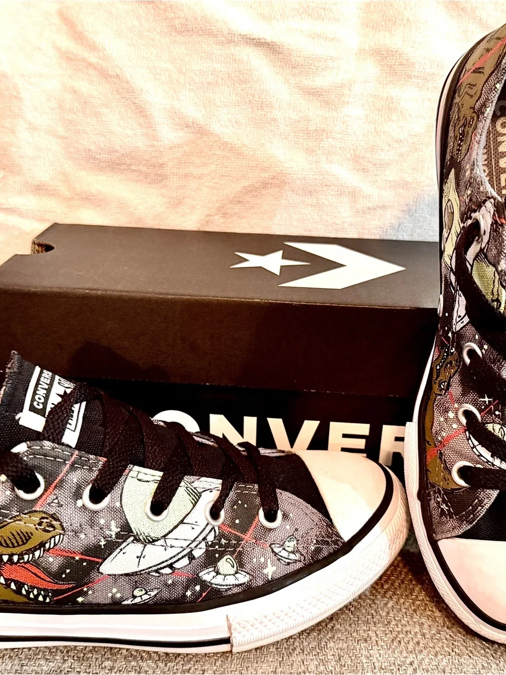 Converse All Star unique dinosaur graphics on the sneakers. Size 3
